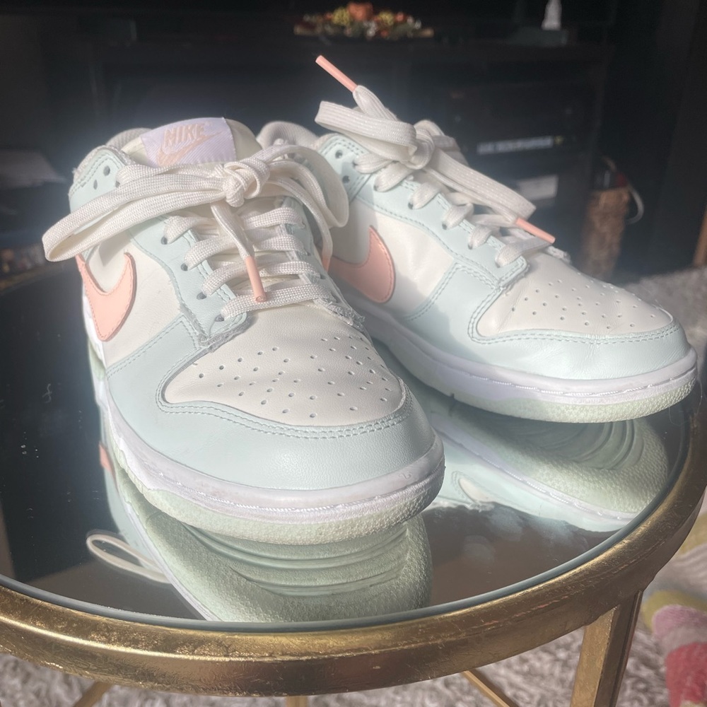 Wmns Nike Low Dunk ‘Barley Green’ Sneaker size 7